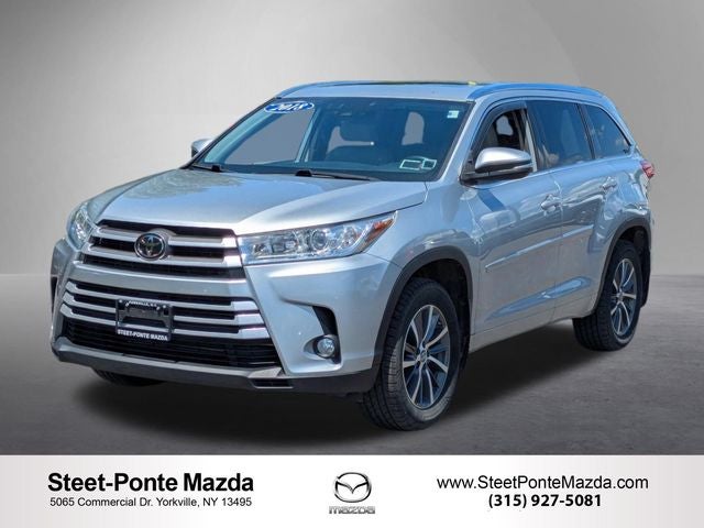 2018 Toyota Highlander XLE in Celestial Silver Metallic — front three-quarter view