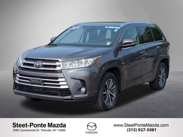 2018 Toyota Highlander XLE in Predawn Gray Mica — front three-quarter view